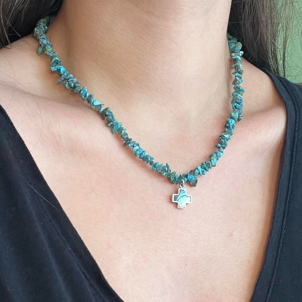 NWT Madison Studio turquoise chip abalone cross necklace